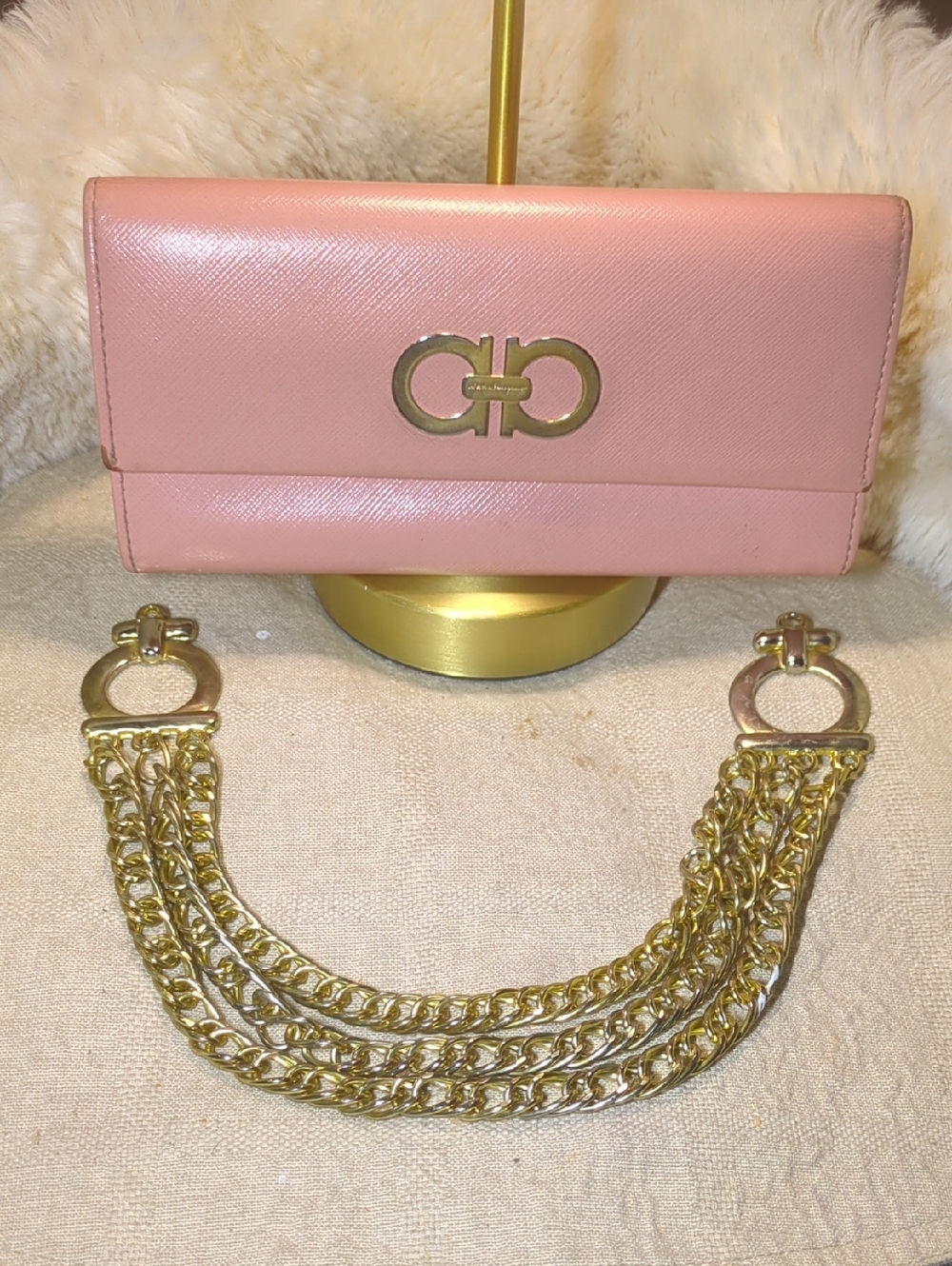 Salvatore Ferragamo Pink Leather Gancini Wallet Clutch Excellent Condition $135